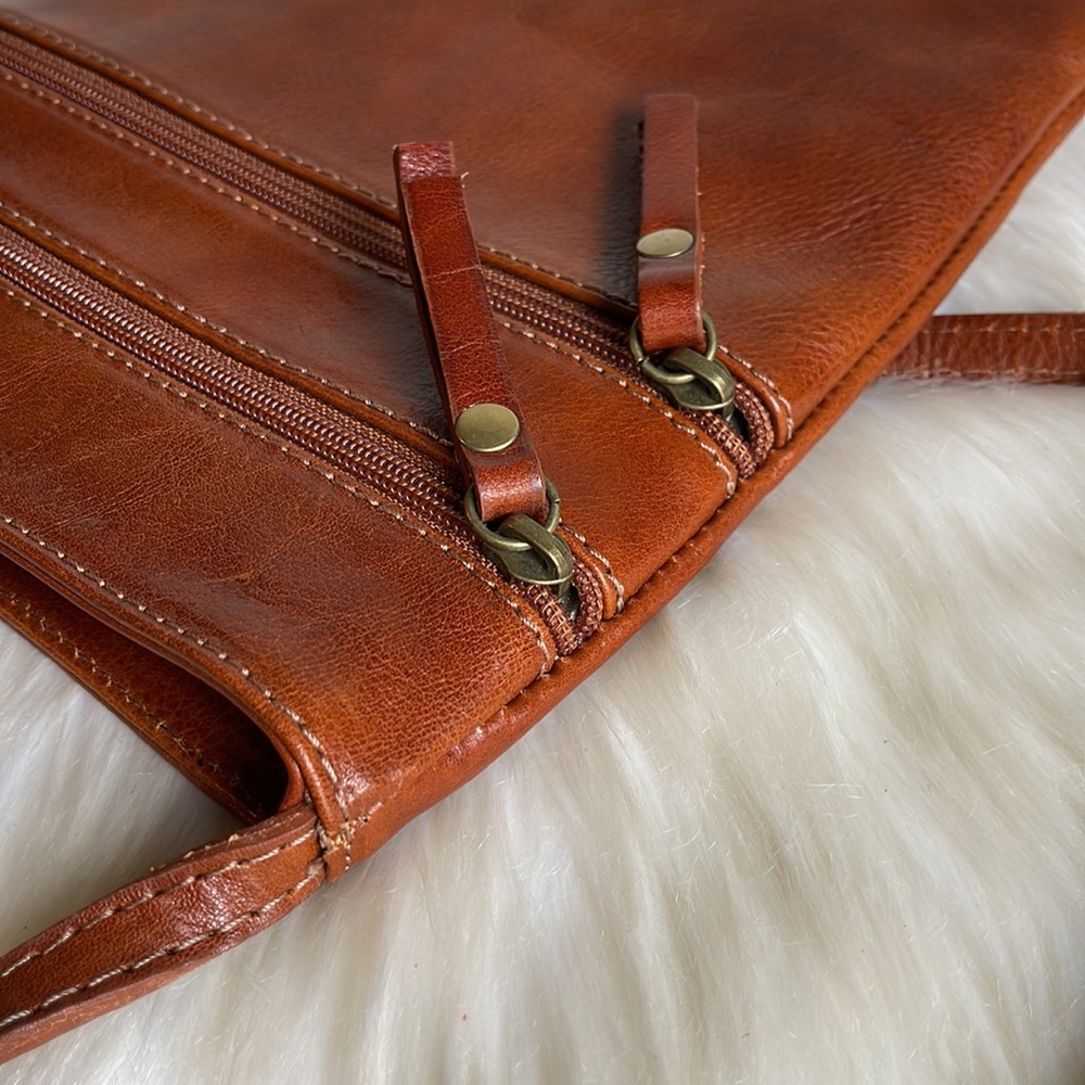 Vera Pelle Genuine Leather Crossbody New Without Tag 🏷️ - Picture 7 of 15